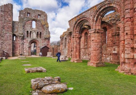 Lindisfarne Priory Alamy Scaled Aspect Ratio 444x310