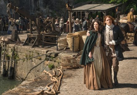 Outlander Alamy Aspect Ratio 444x310