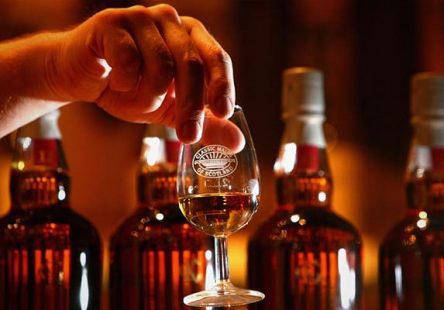 Whisky Tasting Aspect Ratio 444x310