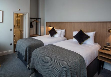 Twin Room Victoria Inn Aspect Ratio 444x310